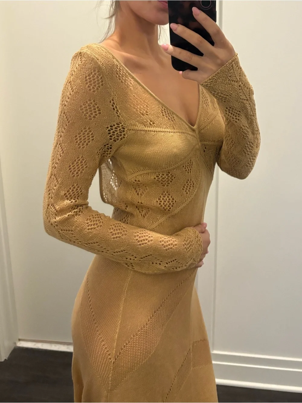 Y2K knit Women’s Long Sleeve V-Neck Knit Maxi Dress - Tan small/ medium